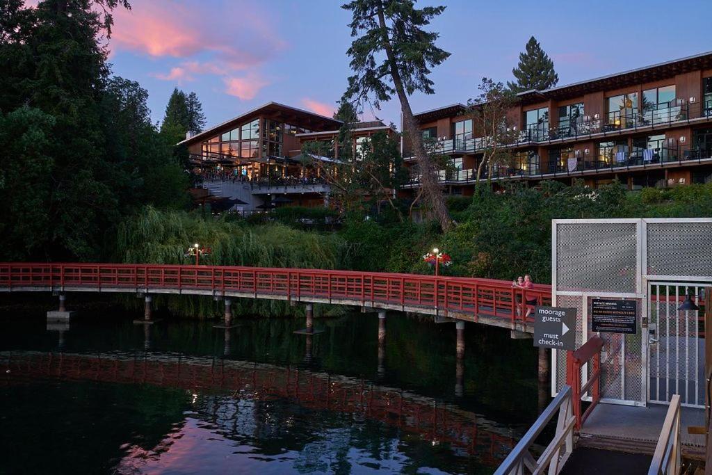 Brentwood Bay Resort & Spa Eksteriør bilde